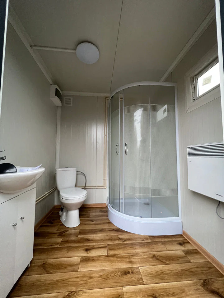 Contenitore Sanitario 2×2 m con Doccia e Serbatoio - immagine 3